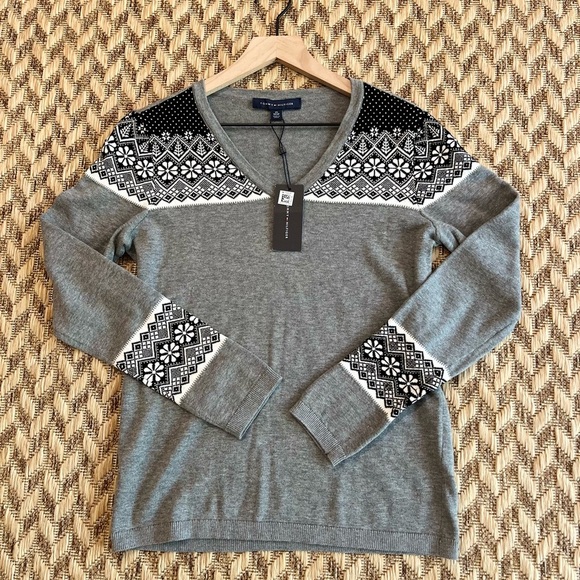 NWT Tommy Hilfiger Ivy Sweater - Picture 1 of 11